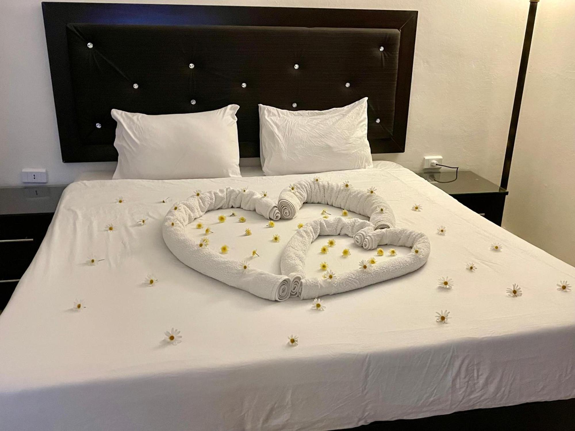Plaza View Hostel At Tayyibah ภายนอก รูปภาพ