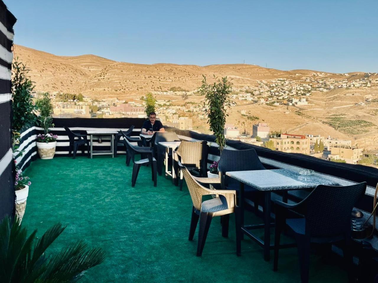 Plaza View Hostel At Tayyibah ภายนอก รูปภาพ